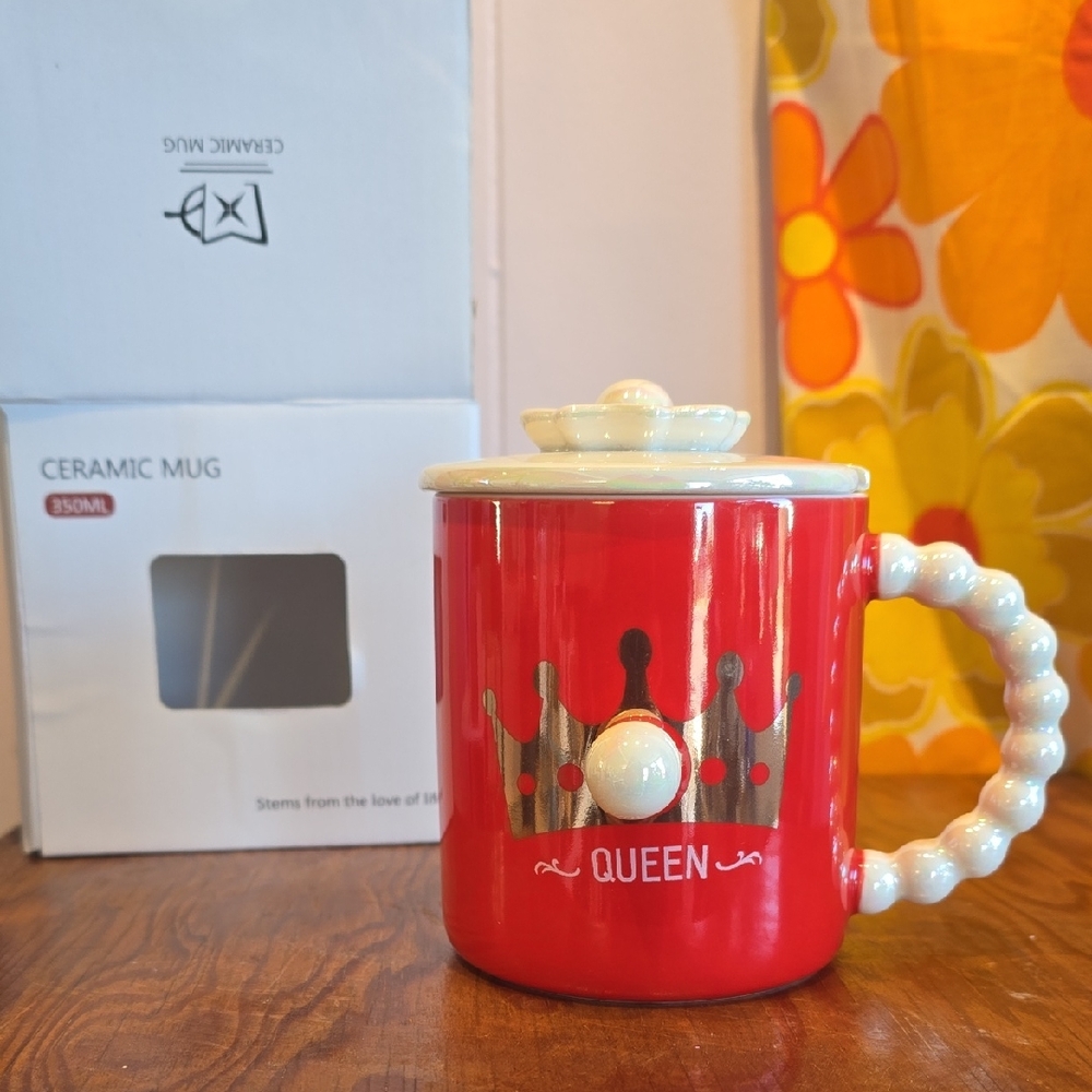 Brand New! Queen Red Ceramic Mug with Lid